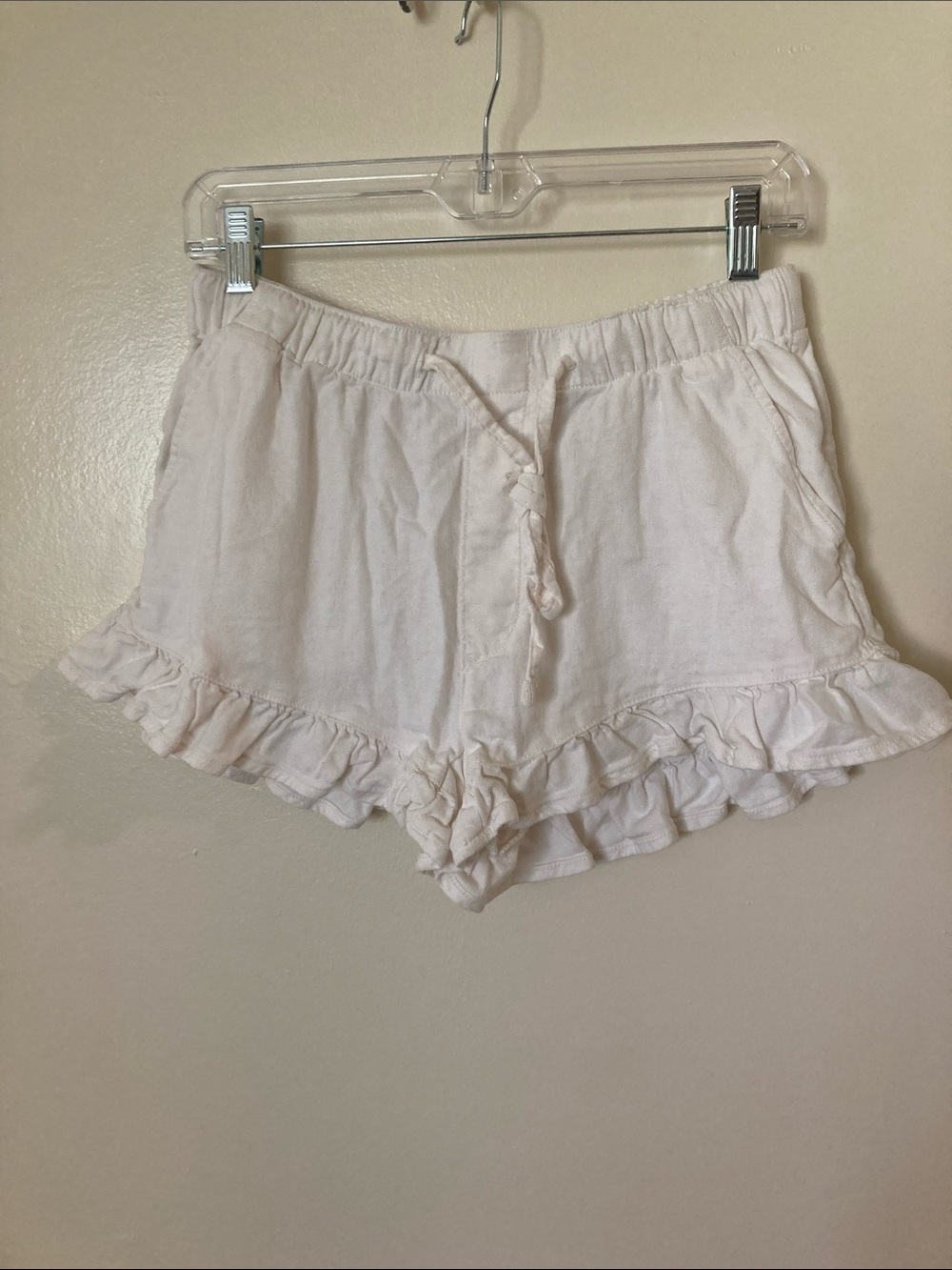 American Eagle Outfitters white Ruffle-Hem High Waist Shorts